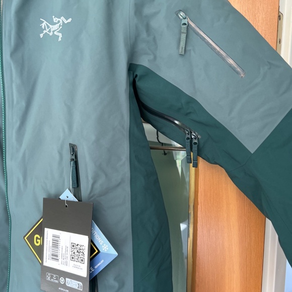 NWT Arcteryx women’s sentinel insulated jacket - Picture 5 of 9